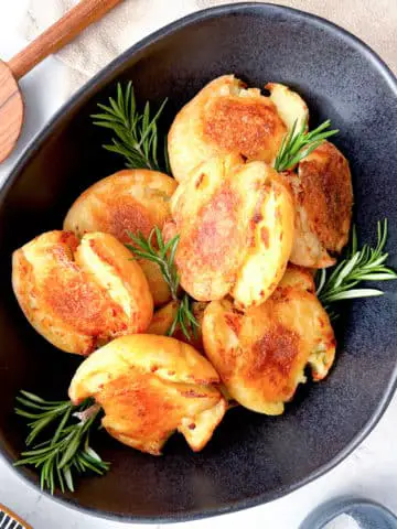 Easy crispy smashed potatoes