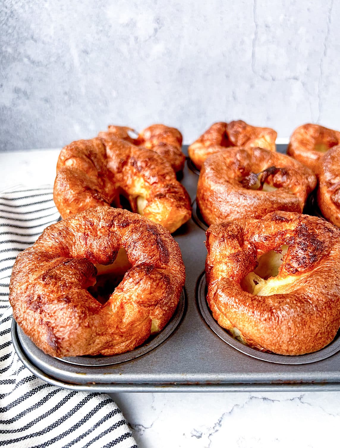 The 7 Best Yorkshire Pudding Tins Of 2023 - Foods Guy