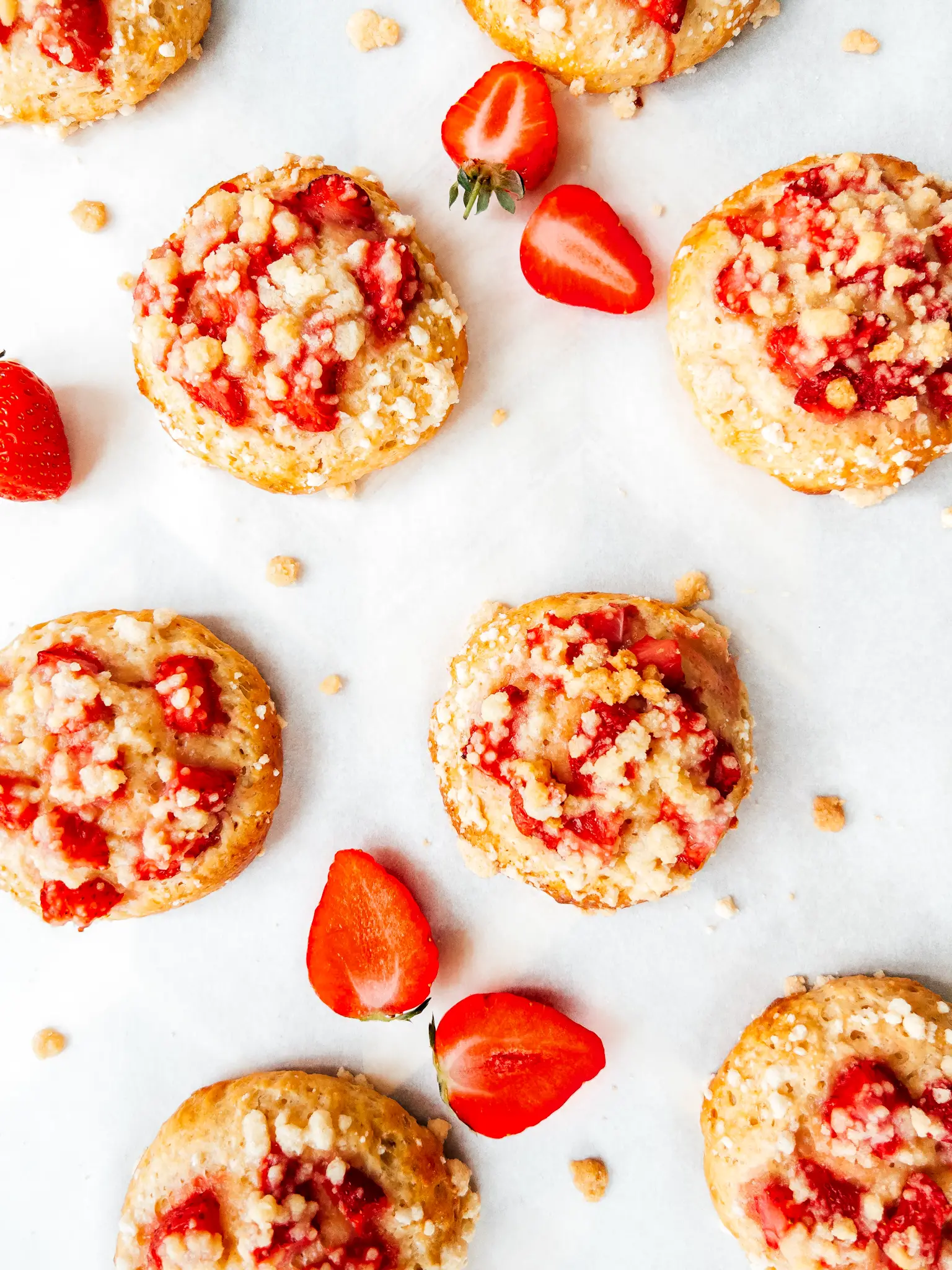 Strawberry Crumble Buns - summer recipes
