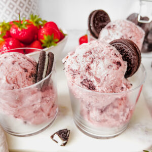 Strawberry Oreo Ice Cream - no churn