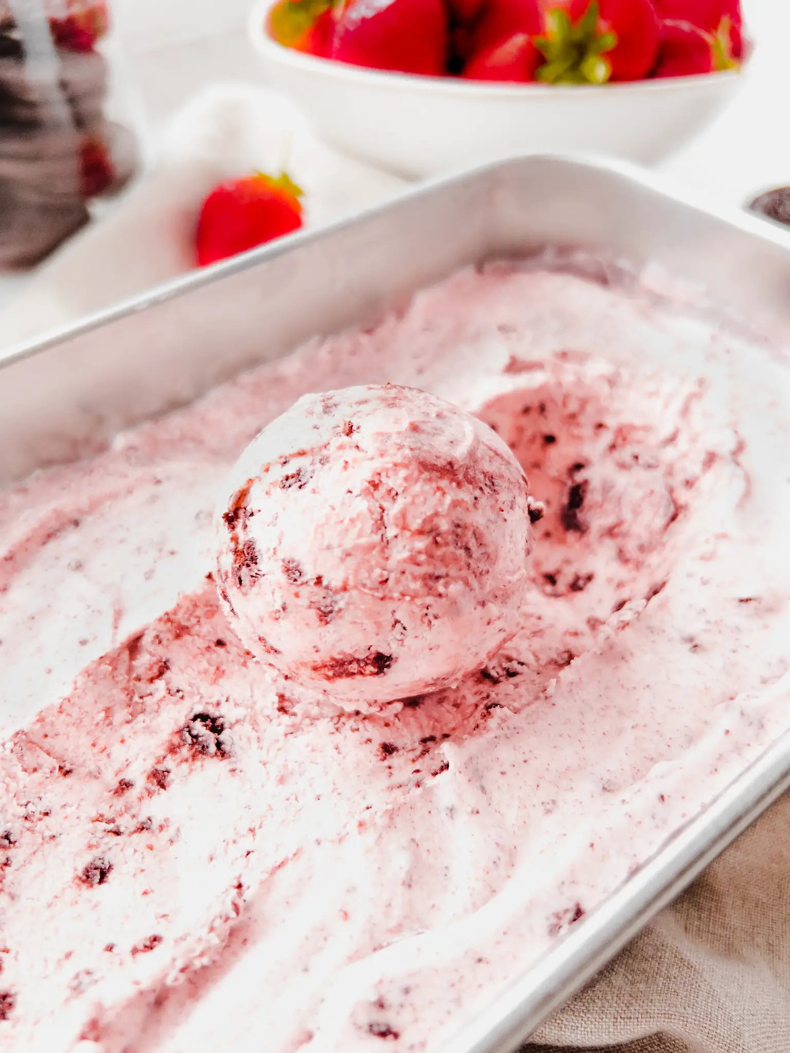 Strawberry Oreo No Churn Ice Cream - family recipes
