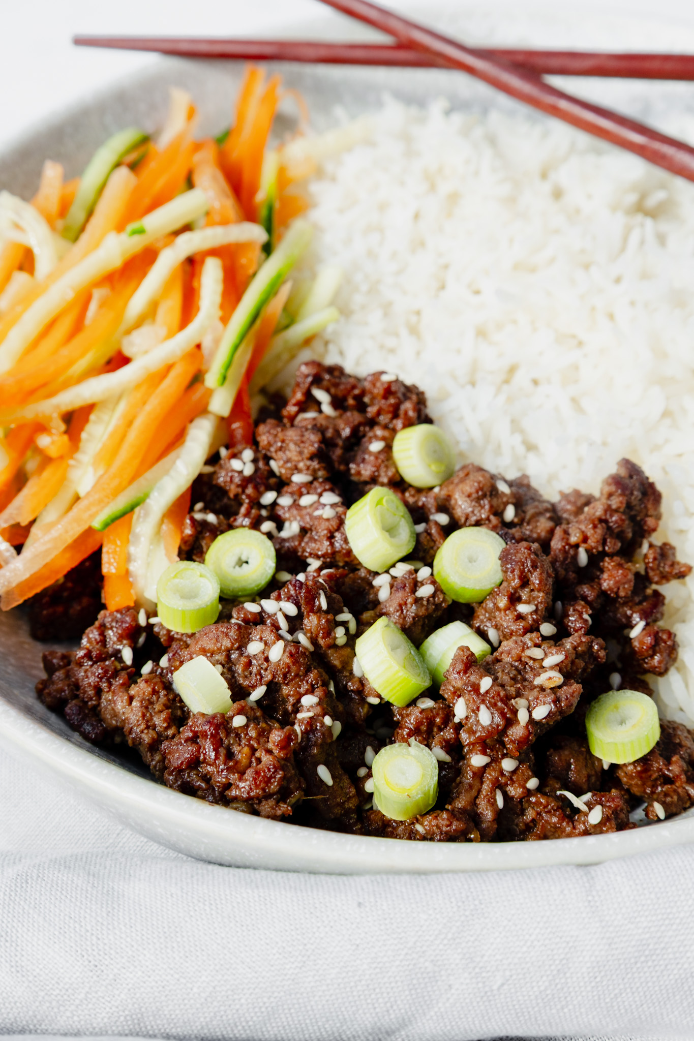 Hoisin beef bowl - with asian style carrot and cucumber salad