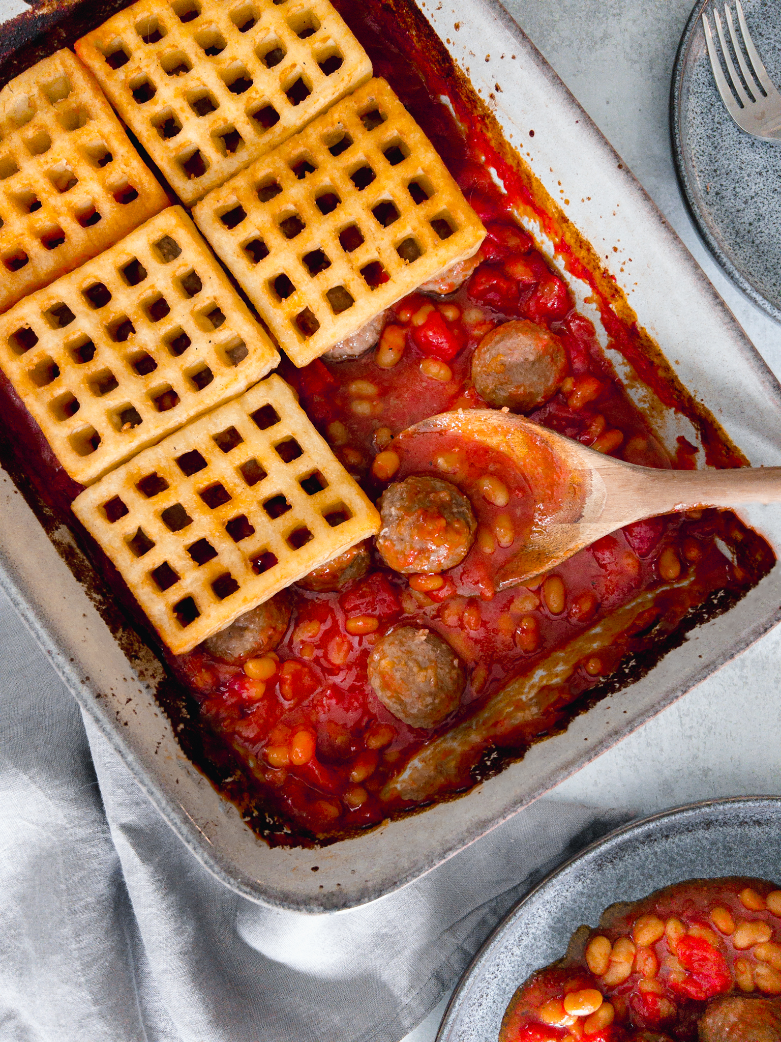 Meatball Baked Bean and Potato Waffle Pie - meatballs and baked beans - family meals