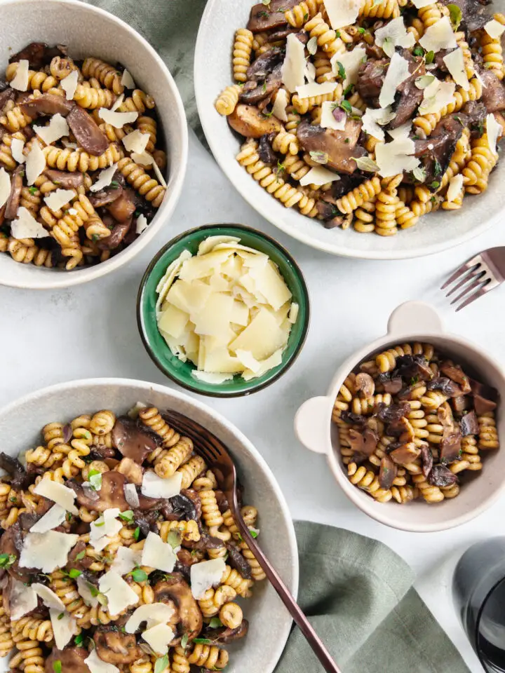 Brown Butter Mushroom Pasta Together to Eat Family Meals