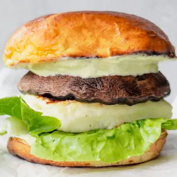 Halloumi and mushroom burgers FI