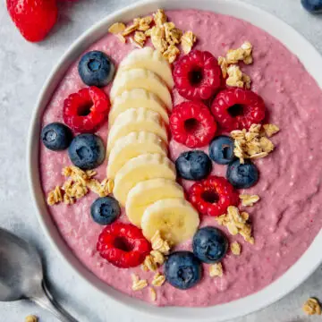 Oat Smoothie Bowl - berry smoothie bowl