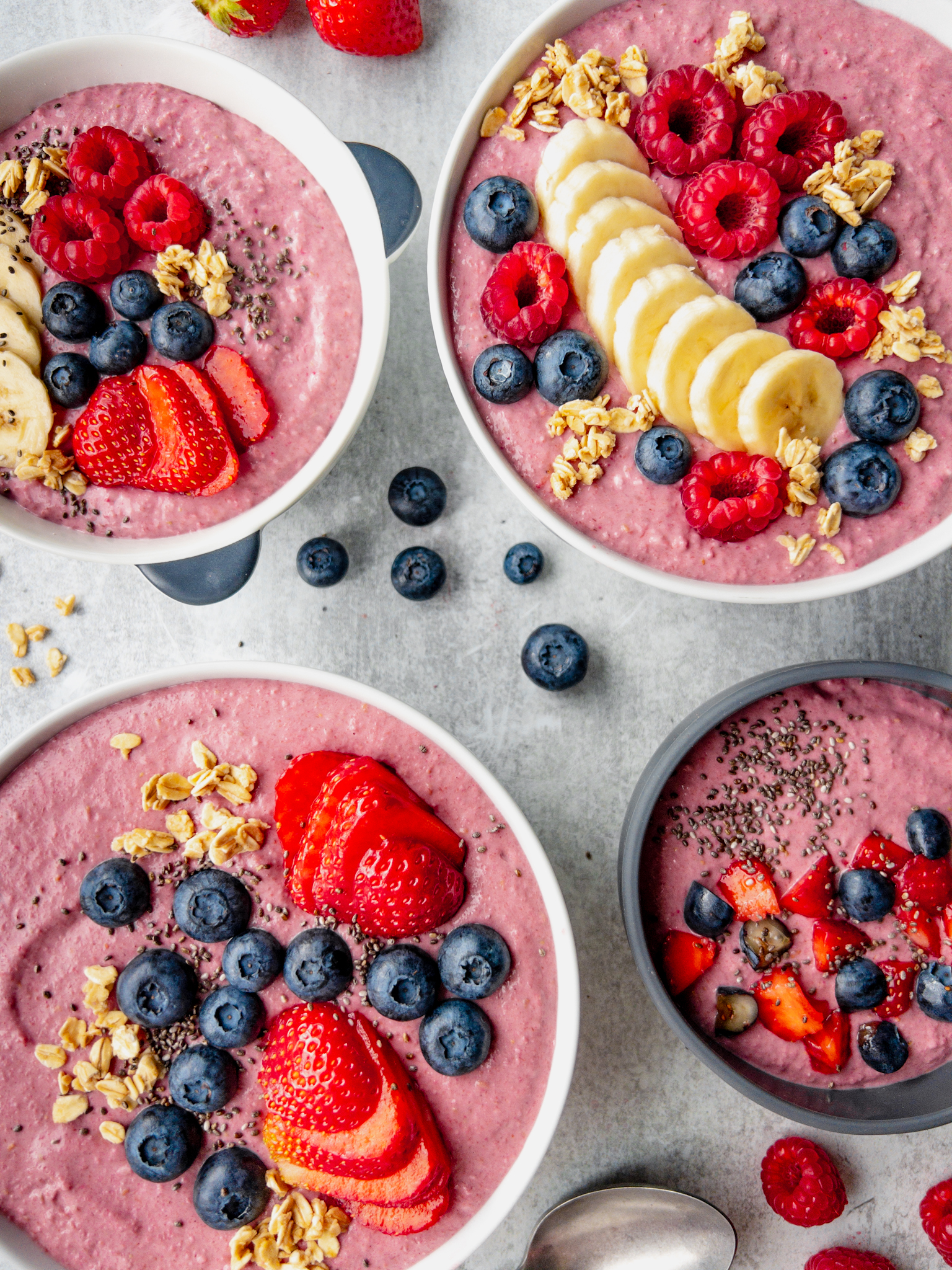 Oat Smoothie Bowl - family breakfast suitable for baby weaning