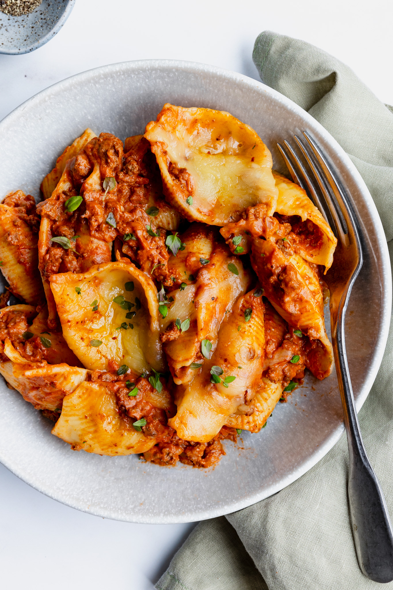 Slow Cooker Mince Pasta Bake - creamy beef and tomato sauce with cheese