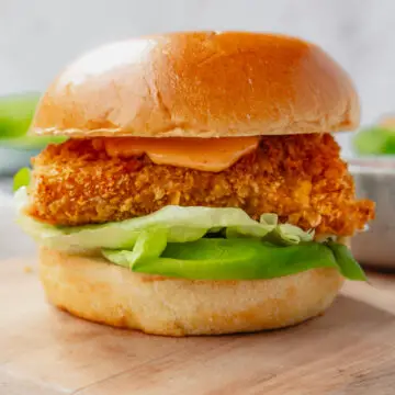 Cod fillet burger with cornflake crust - family meals