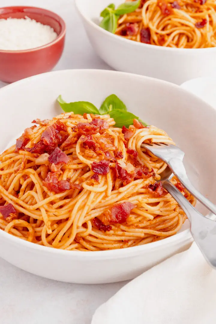 Crispy pancetta pasta - 25 minute family meal
