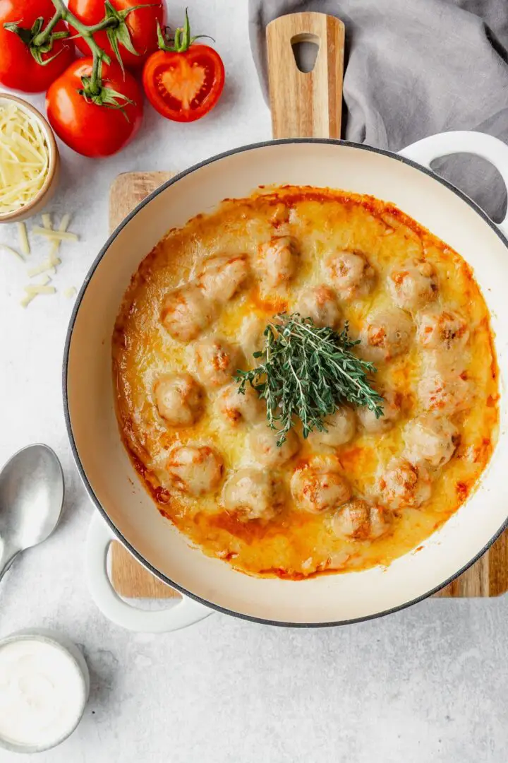 Cheesy beef meatballs with hidden vegetable sauce