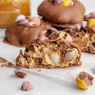 Mini Egg Yogurt Clusters - mini egg easter treats - easy mini egg recipes