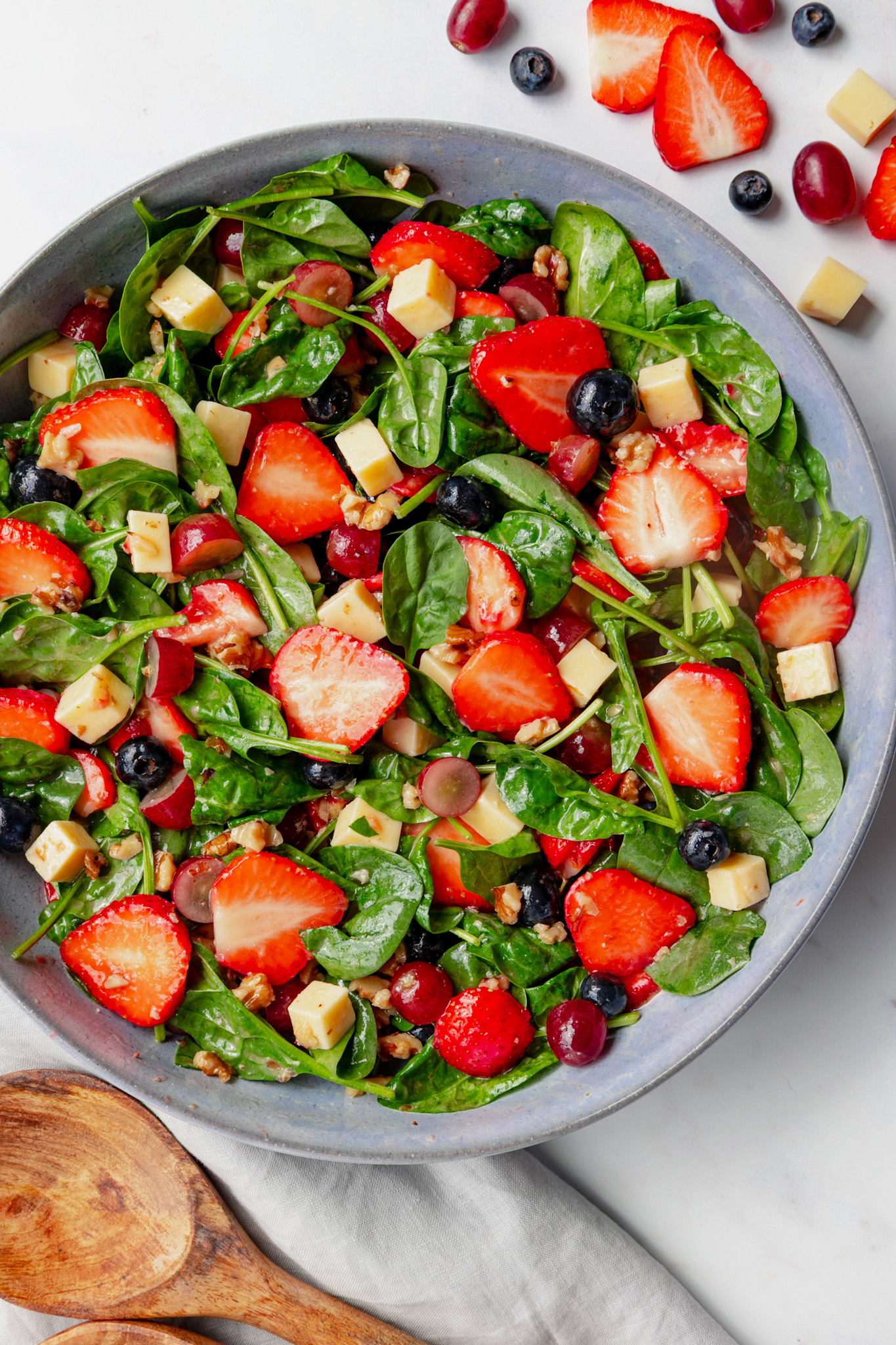 Spinach and Fruit Salad with cheese - summer recipes